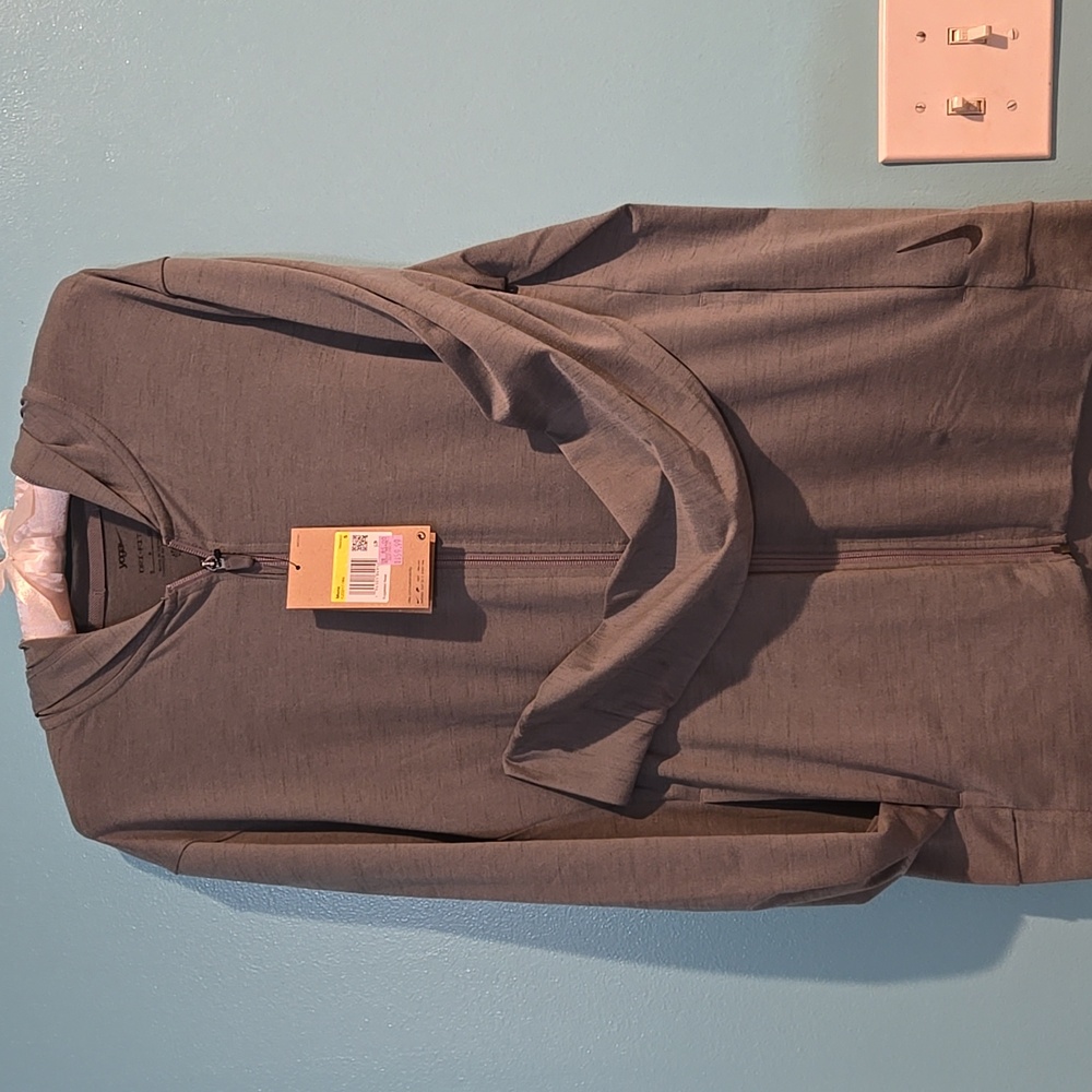 NWT Mens Nike Dri-FIT Gray Yoga Jacket Size Small